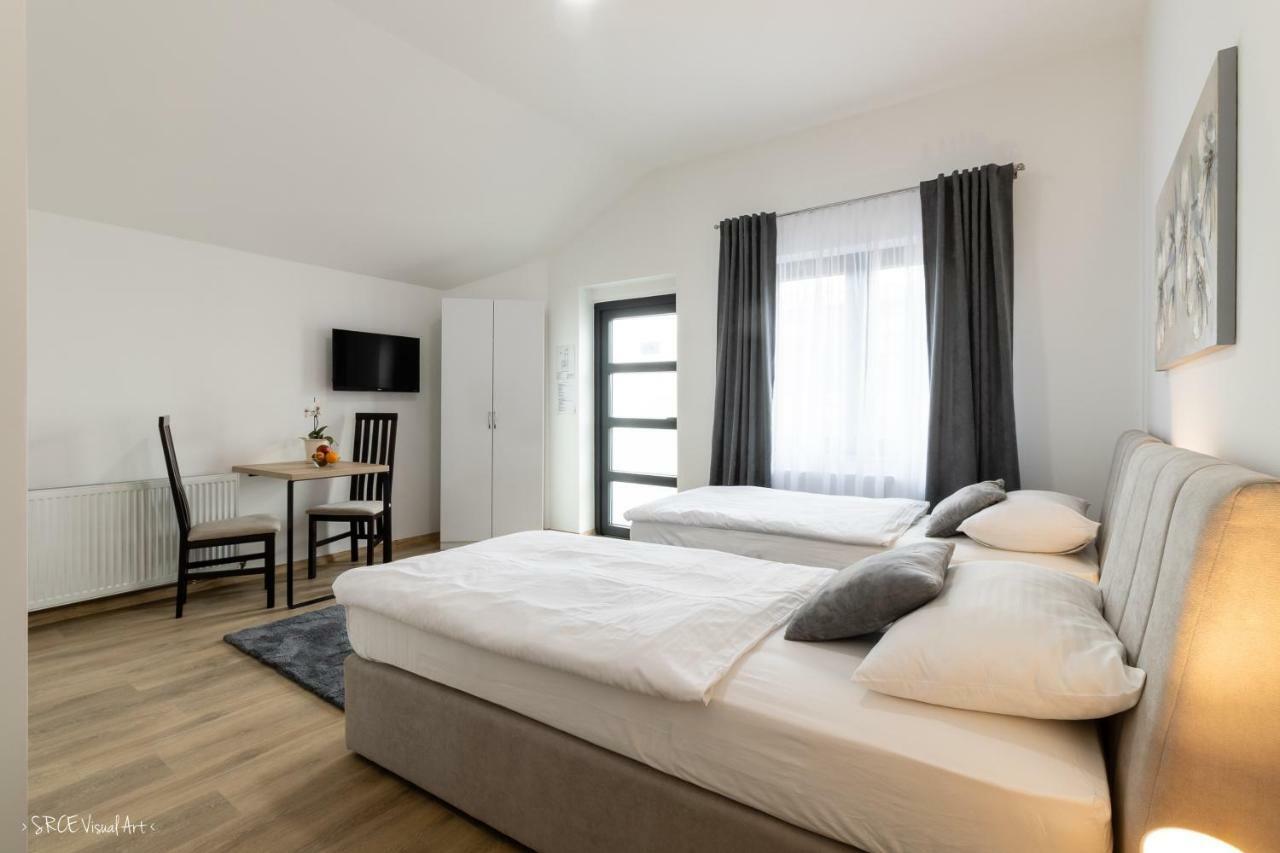 Apartmani Gundulic Osijek Exteriér fotografie